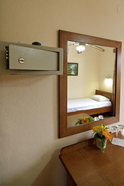 Mango Rooms Rhodes City Extérieur photo